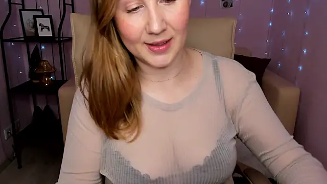 Snapshot of Helens_love chatting on 02-04-25, 01:34 Helens love online show from 02-04-25, 01:34