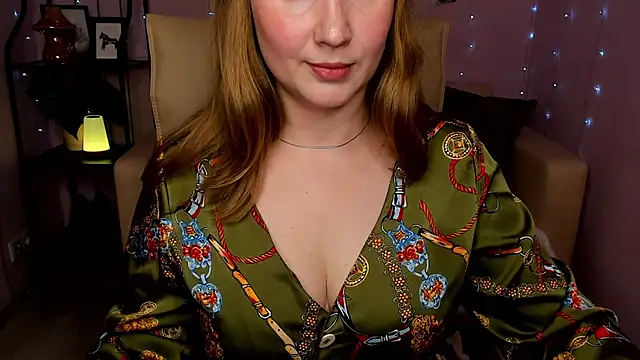 Snapshot of Helens_love chatting on 02-13-25, 02:23 Helens love online show from 02-13-25, 02:23