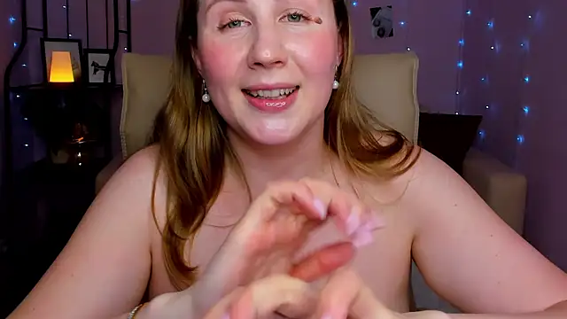 Snapshot of Helens_love chatting on 03-13-25, 02:05 Helens love online show from 03-13-25, 02:05