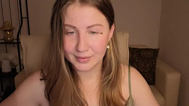 Snapshot of Helens_love chatting on 09-18-25, 01:18 Helens love online show from 09-18-25, 01:18