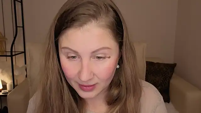 Snapshot of Helens_love chatting on 10-04-25, 01:25 Helens love online show from 10-04-25, 01:25