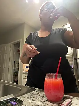 Snapshot of SexyHoneyRedd chatting on 01-31-25, 11:45 SexyHoneyRedd online show from 01-31-25, 11:45