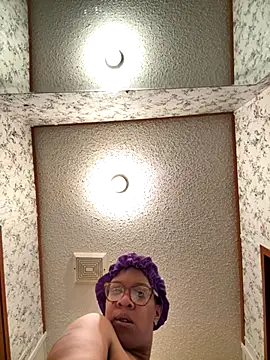 Snapshot of SexyHoneyRedd chatting on 11-19-25, 05:46 SexyHoneyRedd online show from 11-19-25, 05:46