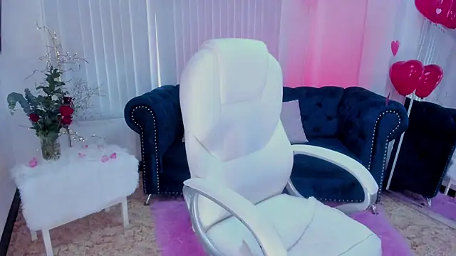 naomii campbell  online show from 02-14-25, 07:02