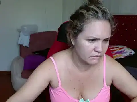 Snapshot of helenca43 chatting on 02-17-25, 04:04 helenca43 online show from 02-17-25, 04:04