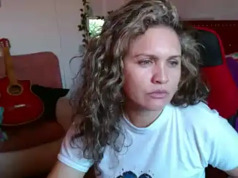 Snapshot of helenca43 chatting on 02-20-25, 09:20 helenca43 online show from 02-20-25, 09:20