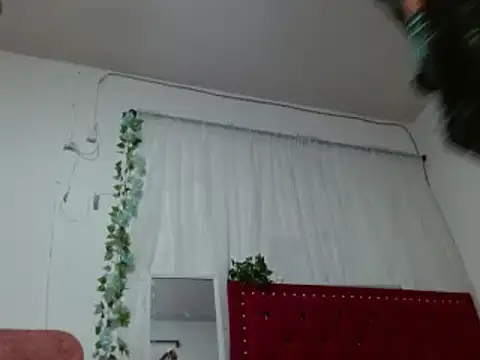 Snapshot of helenca43 chatting on 02-23-25, 12:48 helenca43 online show from 02-23-25, 12:48