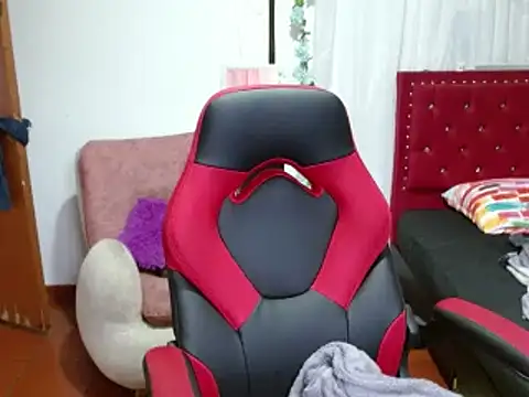 Snapshot of helenca43 chatting on 02-27-25, 11:41 helenca43 online show from 02-27-25, 11:41