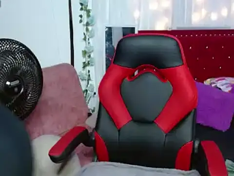 Snapshot of helenca43 chatting on 03-01-25, 01:22 helenca43 online show from 03-01-25, 01:22