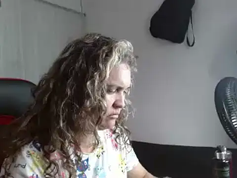 Snapshot of helenca43 chatting on 03-05-25, 12:00 helenca43 online show from 03-05-25, 12:00