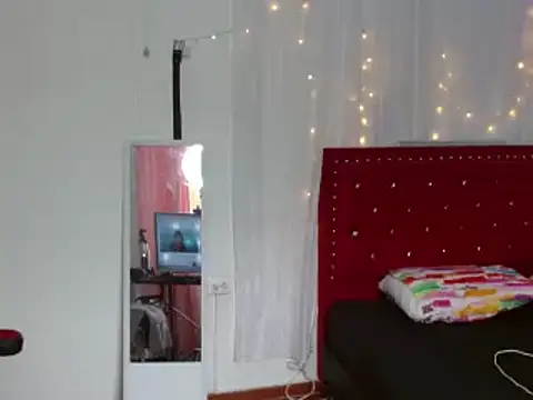 Snapshot of helenca43 chatting on 03-06-25, 02:40 helenca43 online show from 03-06-25, 02:40