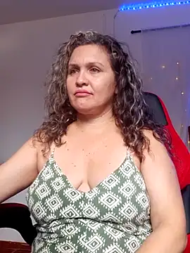 Snapshot of helenca43 chatting on 03-08-25, 09:18 helenca43 online show from 03-08-25, 09:18