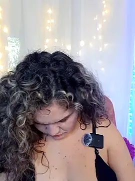 Snapshot of helenca43 chatting on 03-11-25, 03:12 helenca43 online show from 03-11-25, 03:12