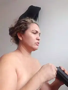 Snapshot of helenca43 chatting on 03-13-25, 09:37 helenca43 online show from 03-13-25, 09:37