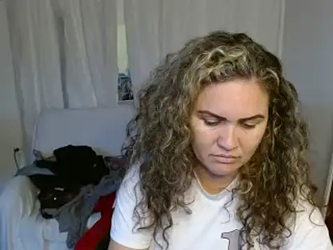 Snapshot of helenca43 chatting on 03-20-25, 08:29 helenca43 online show from 03-20-25, 08:29