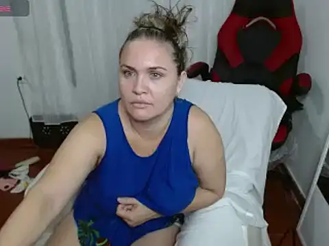 Snapshot of helenca43 chatting on 03-21-25, 11:12 helenca43 online show from 03-21-25, 11:12