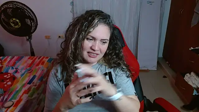 Snapshot of helenca43 chatting on 09-16-25, 11:22 helenca43 online show from 09-16-25, 11:22