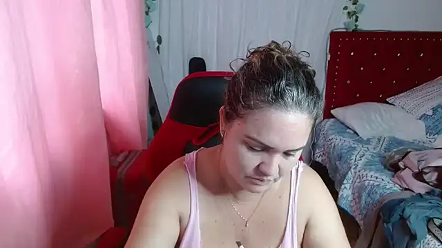 Snapshot of helenca43 chatting on 09-26-25, 11:25 helenca43 online show from 09-26-25, 11:25