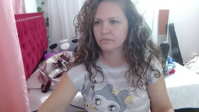 Snapshot of helenca43 chatting on 10-24-25, 10:00 helenca43 online show from 10-24-25, 10:00