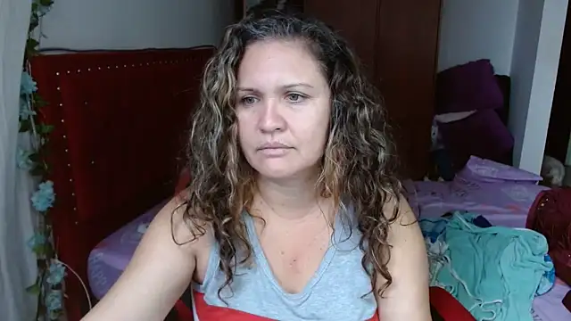 Snapshot of helenca43 chatting on 11-25-25, 12:49 helenca43 online show from 11-25-25, 12:49