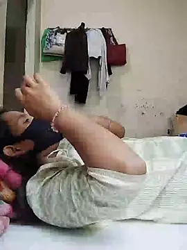 Snapshot of riya190 chatting on 02-06-25, 05:09 riya190 online show from 02-06-25, 05:09