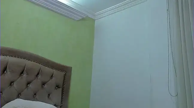 Snapshot of Luciluu20 chatting on 01-22-25, 01:10 Luciluu20 online show from 01-22-25, 01:10