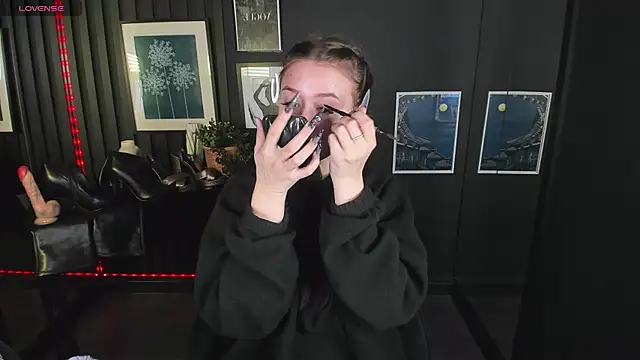 Lily Moonlight online show from 12-07-24, 06:32