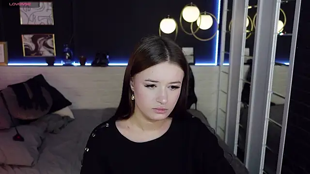 Lily Moonlight online show from 12-27-24, 02:22