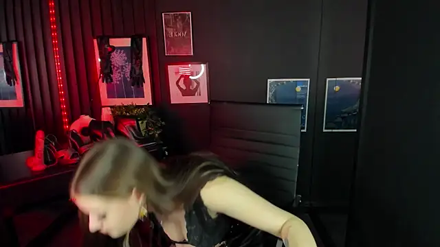 Lily Moonlight online show from 03-22-25, 12:57