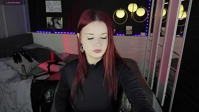 Lily Moonlight online show from 10-01-25, 07:25