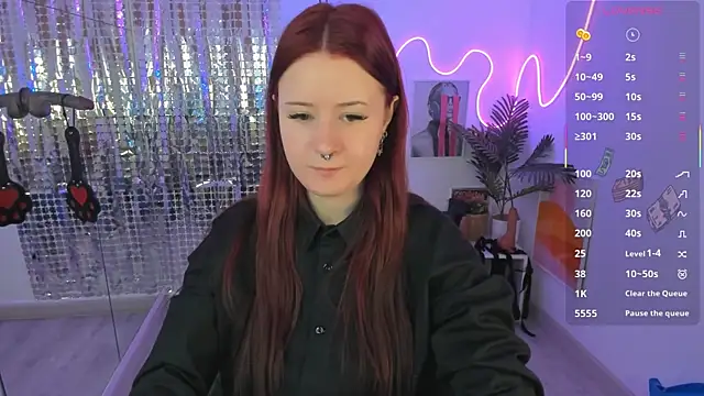 Lily Moonlight online show from 04-05-26, 08:33