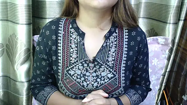 queen angelina online show from 02-24-26, 12:52