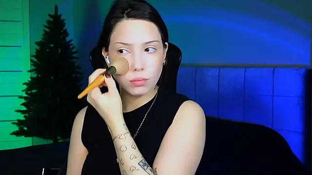 Stacy Gonzales  online show from 12-18-24, 06:21