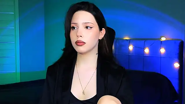 Stacy Gonzales  online show from 03-06-25, 09:47