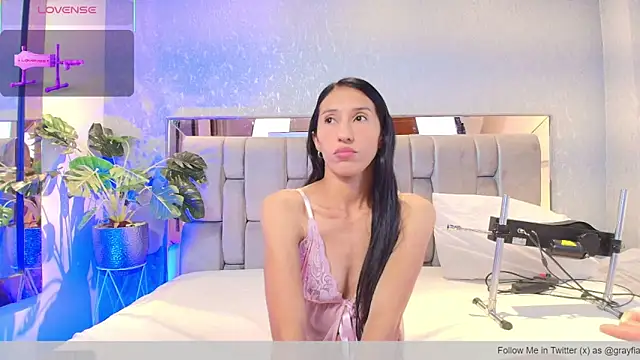 Snapshot of RoseTaylor__ chatting on 02-01-26, 05:39 RoseTaylor online show from 02-01-26, 05:39