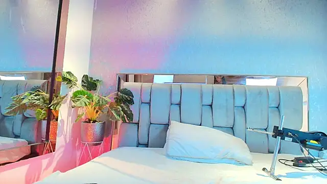 Snapshot of RoseTaylor__ chatting on 02-12-26, 05:02 RoseTaylor online show from 02-12-26, 05:02