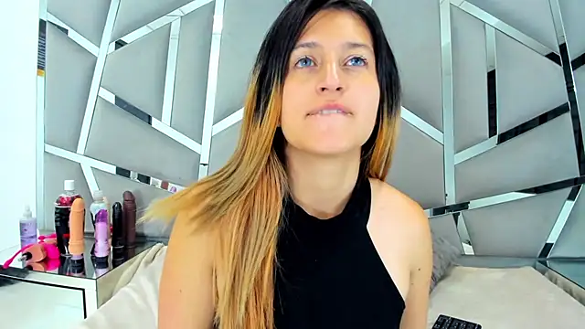 GiaRoussel online show from 02-09-25, 01:56