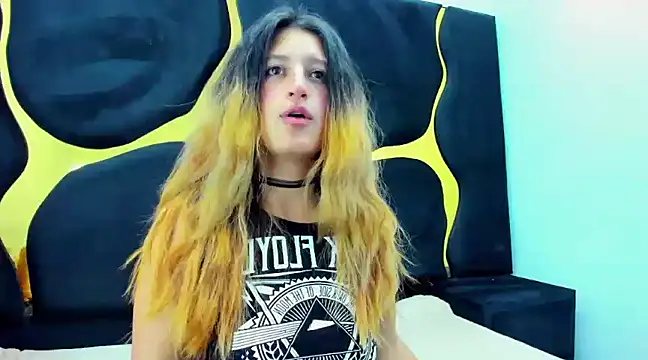 GiaRoussel online show from 02-15-25, 01:27