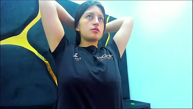 GiaRoussel online show from 02-25-25, 04:42