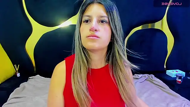 GiaRoussel online show from 10-30-25, 03:24