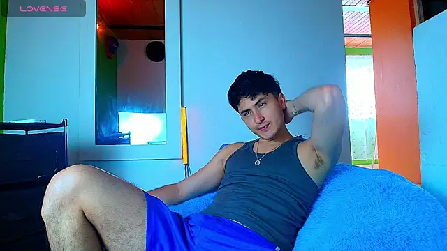 santyago taylor online show from 11-25-25, 07:03