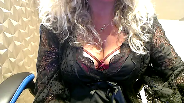 JenniLowen online show from 10-28-25, 11:58