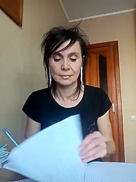 Francenia lolis online show from 02-16-26, 08:54