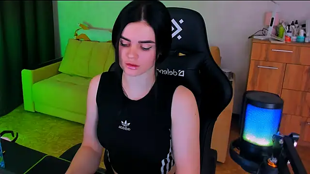 Snapshot of Lora_Cain chatting on 03-05-25, 02:34 Lora Cain online show from 03-05-25, 02:34