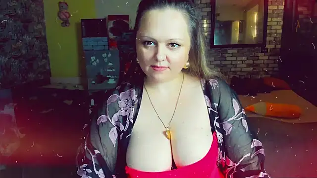 Snapshot of KlaraHoll chatting on 12-14-24, 11:50 KlaraHoll online show from 12-14-24, 11:50