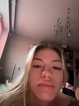 Snapshot of -Sexy_Barbie- chatting on 11-10-25, 02:10 -Sexy Barbie- online show from 11-10-25, 02:10