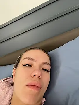 Snapshot of -Sexy_Barbie- chatting on 12-15-25, 02:27 -Sexy Barbie- online show from 12-15-25, 02:27