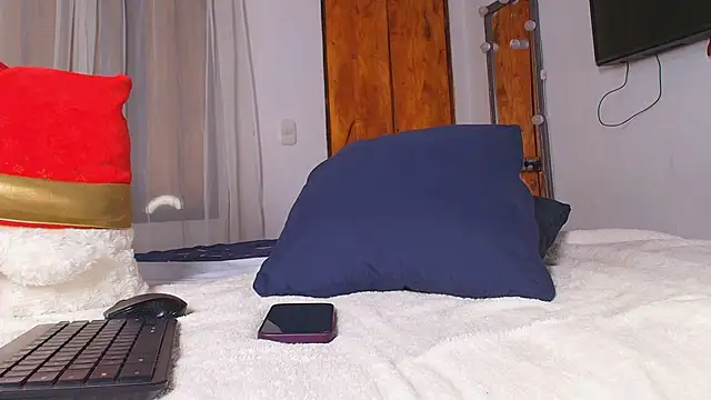 Isa bonnet online show from 12-04-25, 11:57