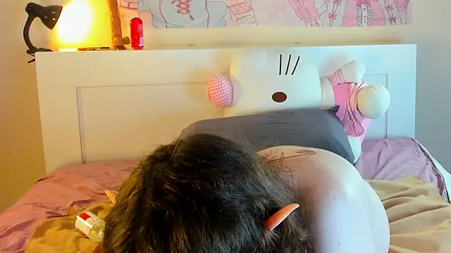 Snapshot of kuraii1_ chatting on 12-26-24, 02:12 kuraii1  online show from 12-26-24, 02:12