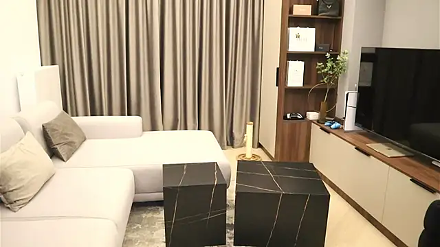 IrisNoire online show from 09-17-25, 07:59